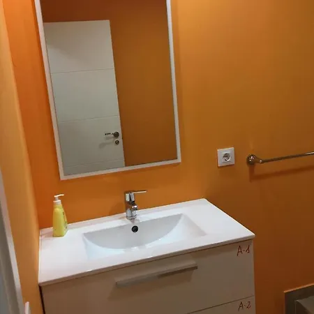 Habitacion Individual Con Bano Compartido, A-1